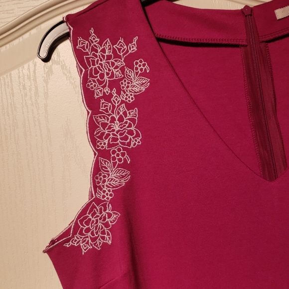 Francesca's Collection fuchsia pink dress - Picture 3 of 5